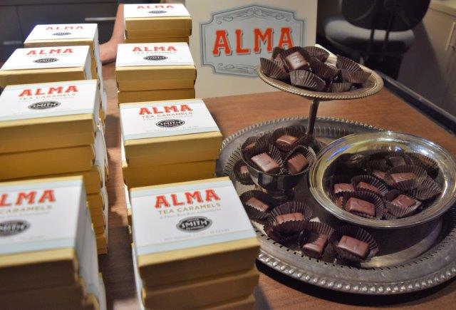 Alma Chocolate's tea caramels contain Smith Teamaker teas. 