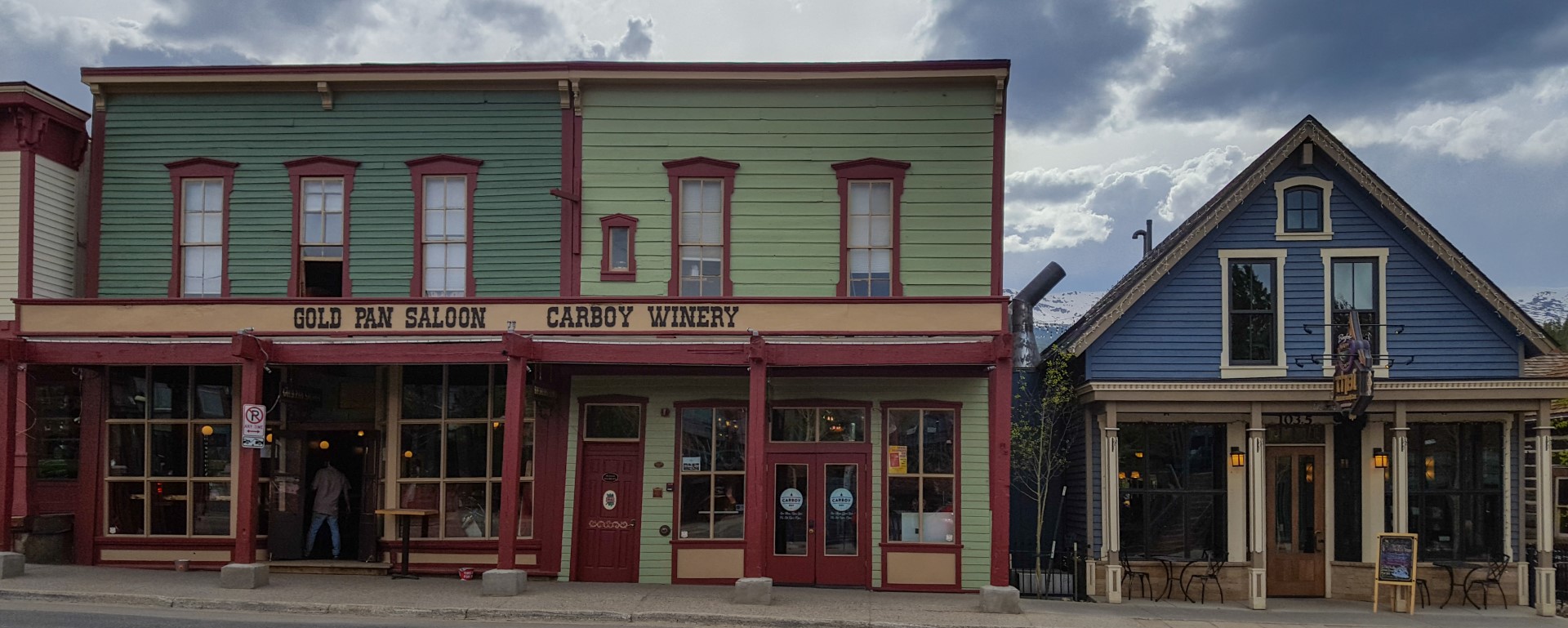 Saloon Tour, photo by Tammy Poweel