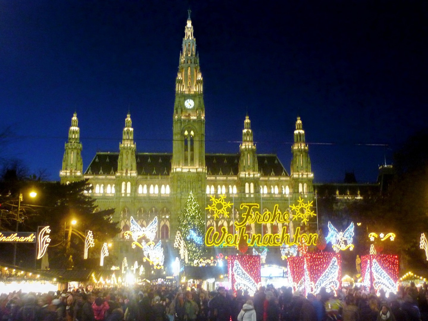 Vienna Christmas market and city hall